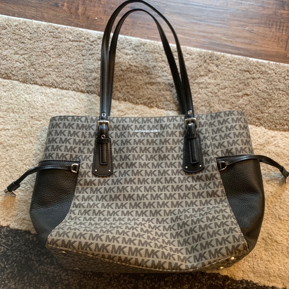 Michael Kors shoulder purse